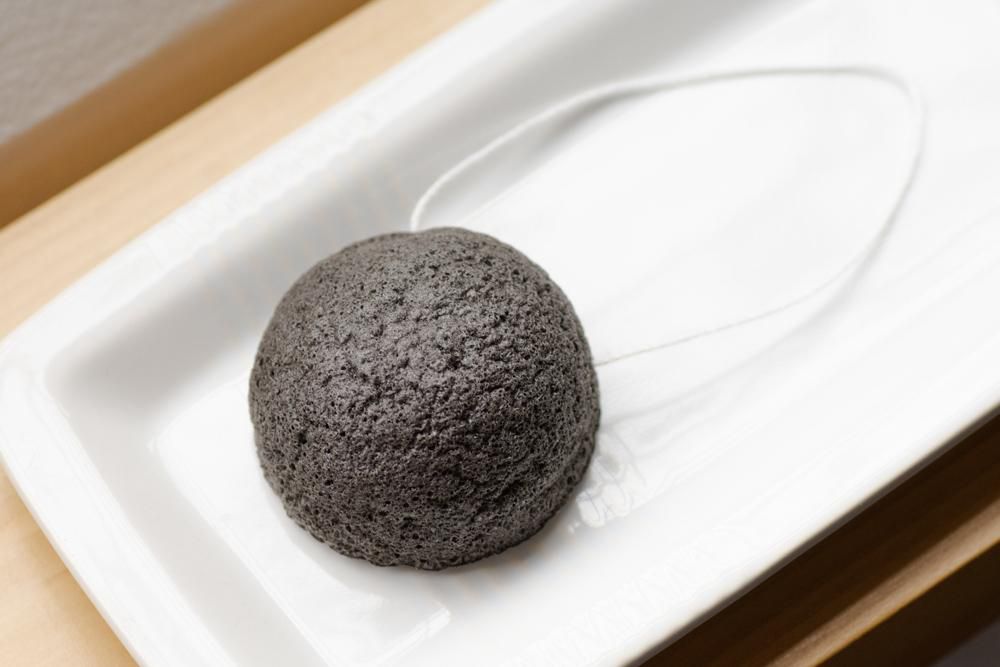 No Tox Life LUNA Charcoal Sponge