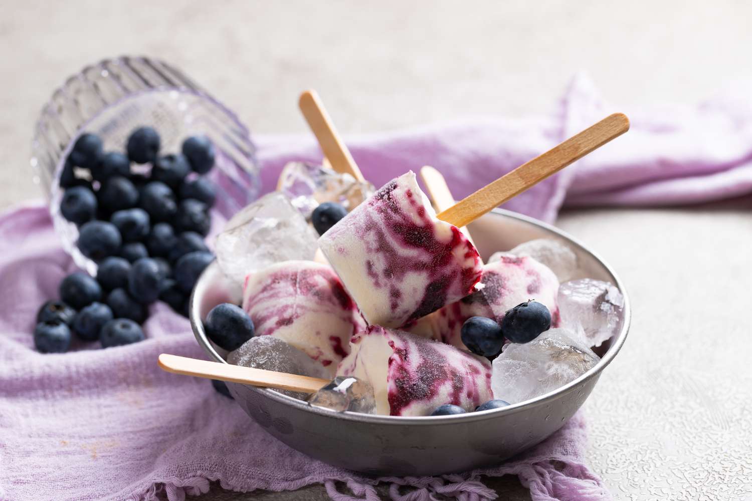 Using Homegrown Fruits to Make Cool Treats for Summer season Days