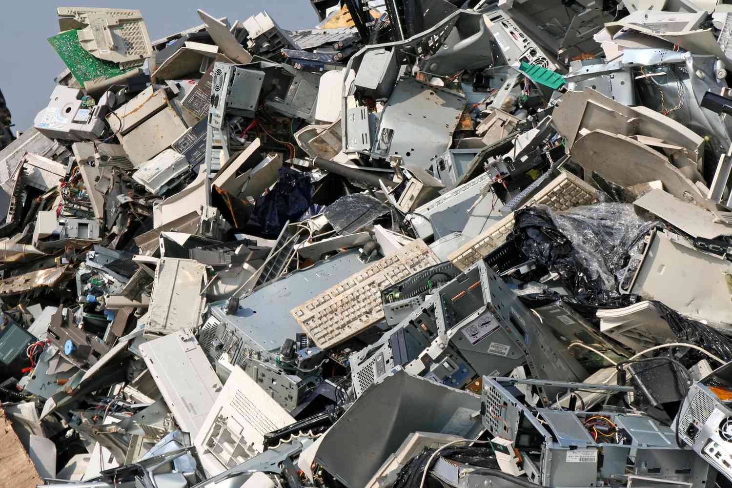 What Is E-Waste and Why Is It a Disadvantage?